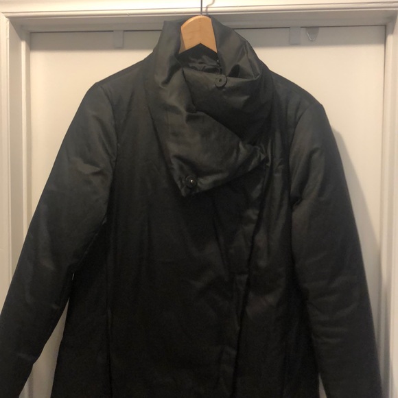 DKNY Women’s Down Puffer - Never Worn - Picture 3 of 5